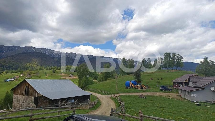 Teren intravilan cu o suprafata de 4778 mp in zona Pestera Moieciu - 2