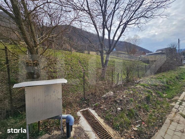 Teren de 4000 mp, în Central