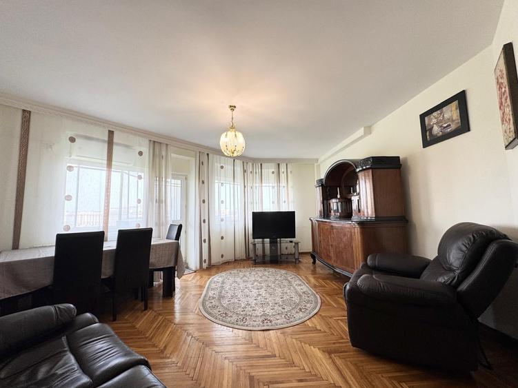 Apartament cu 3 camere decomandat, mobilat în Unirii