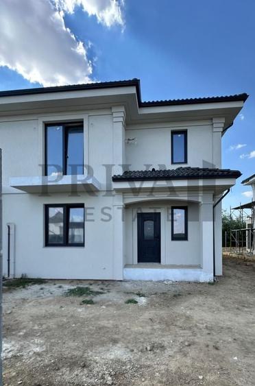 Duplex cu 5 camere cu Canalizare în Moșnița Nouă