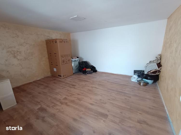 Casă cu 3 camere cu Teren 150 Mp în Central