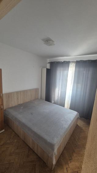 Apartament cu 3 camere decomandat în Alexandru cel Bun