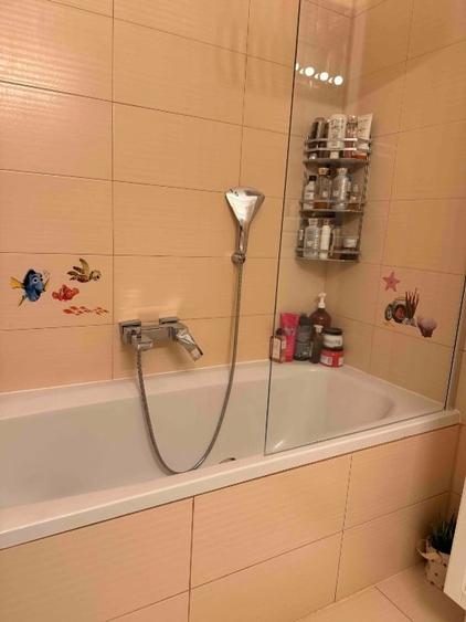 Apartament cu 4 camere decomandat, mobilat în Exterior Vest