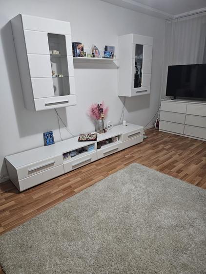 Apartament cu 3 camere decomandat în Dristor