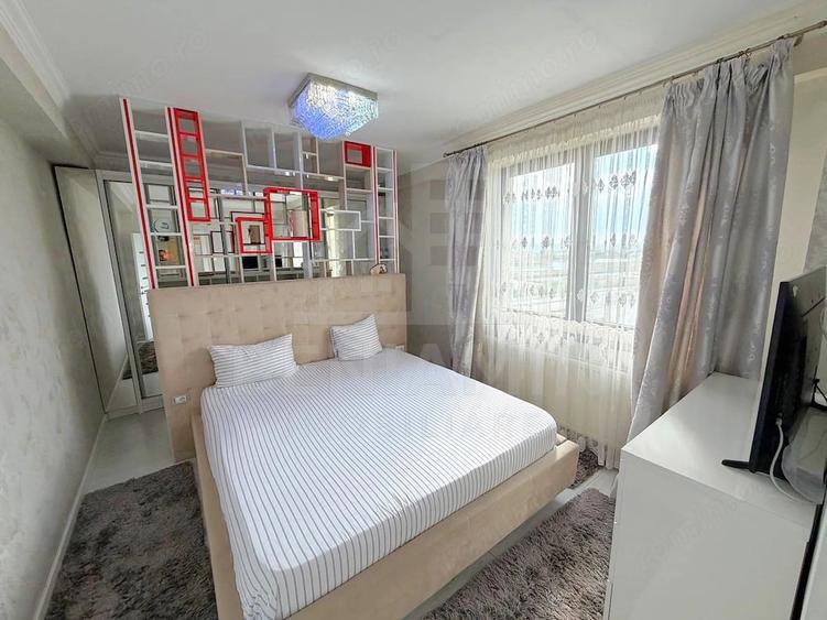 Apartament cu 5 camere decomandat în Craiovița Nouă