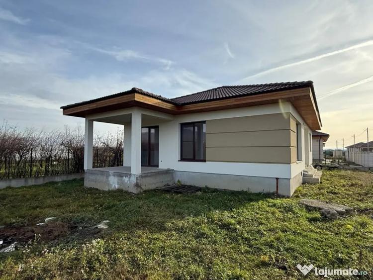 Casă cu 4 camere cu Teren 480 Mp în Săsar
