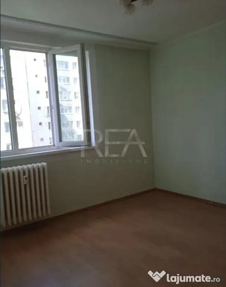 Apartament cu 3 camere semidecomandat în Drumul Taberei