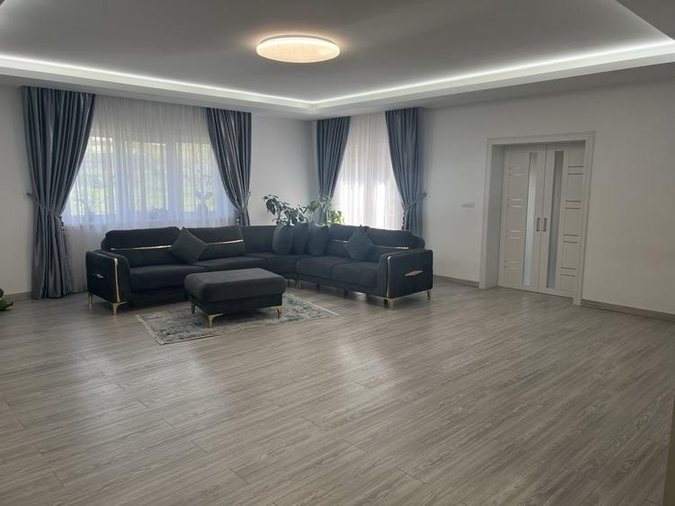 Casă cu 4 camere în Răchiți