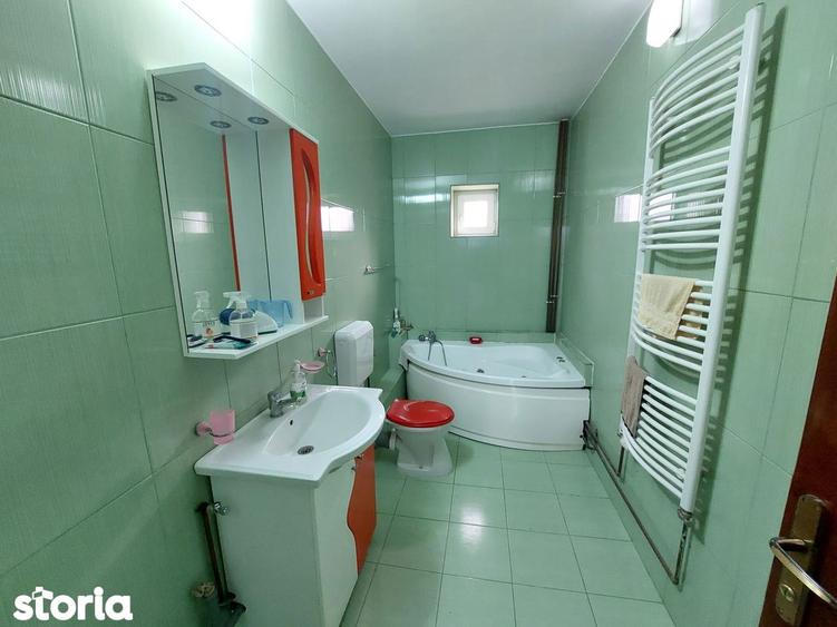Casă cu 5 camere cu Teren 361 Mp în Micro 5