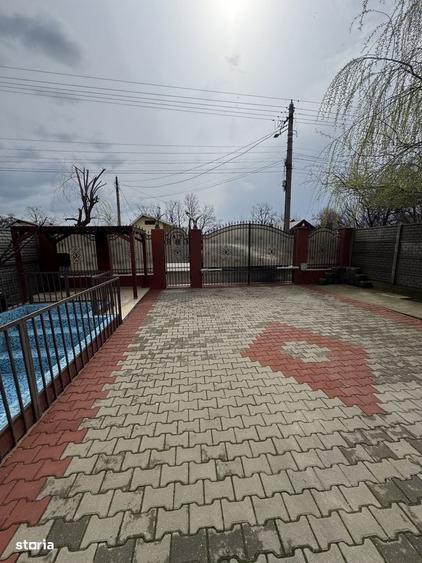 Casă cu 4 camere cu Teren 450 Mp în Vadu Pașii