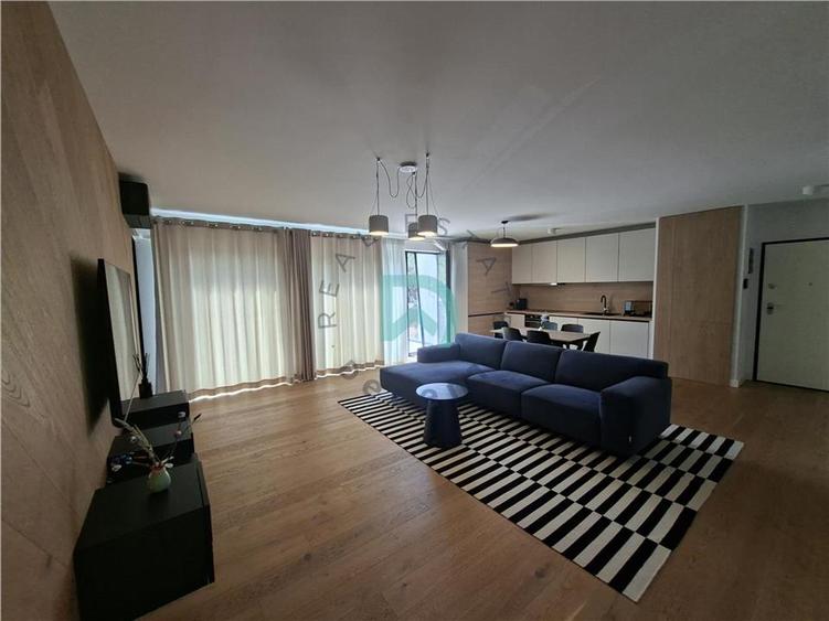 Apartament cu 3 camere decomandat în Drumul Poienii