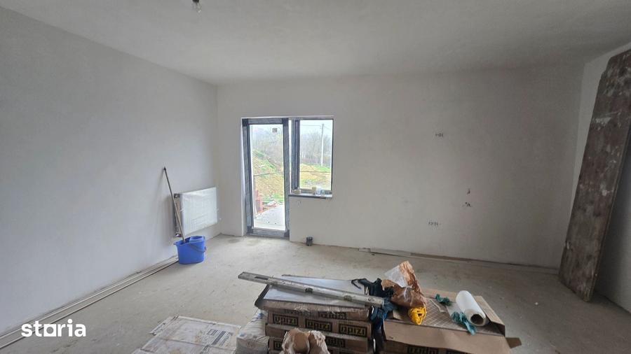 Casă cu 3 camere decomandat cu Teren 460 Mp în Miroslava