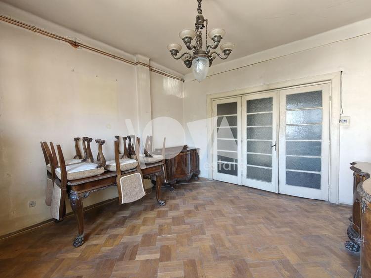 Apartament cu 3 camere semidecomandat în P-ța Sfântul Ștefan