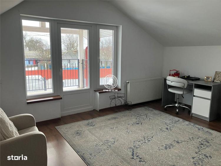 Casă cu 4 camere în Stejarii
