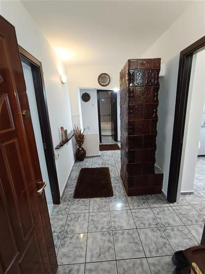 Apartament 3 camere in zona centrala Moldova Noua - 6