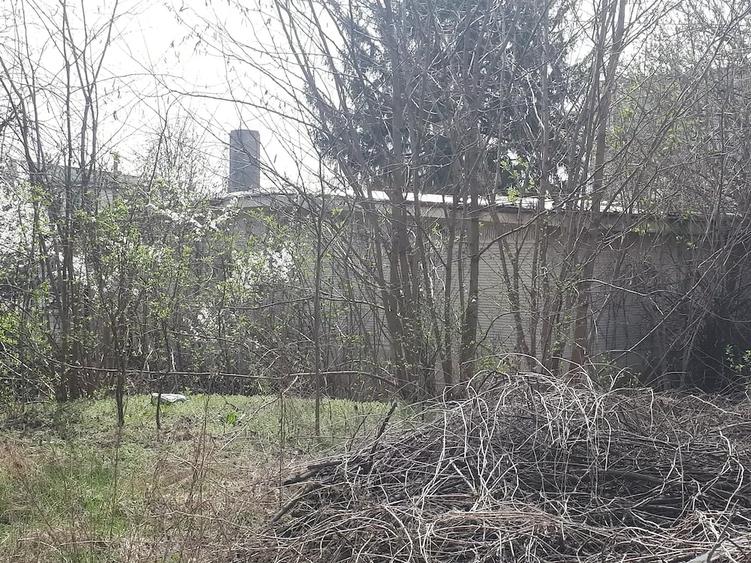 Teren de 2996 mp, în Vest