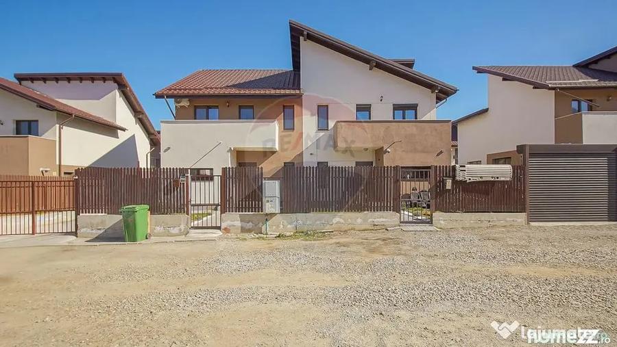 Casă cu 4 camere cu Teren 250 Mp în Noua