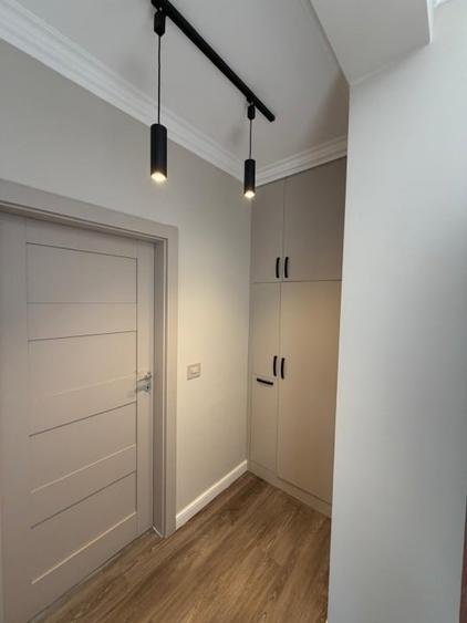 Duplex cu 5 camere cu Canalizare în Ghiroda