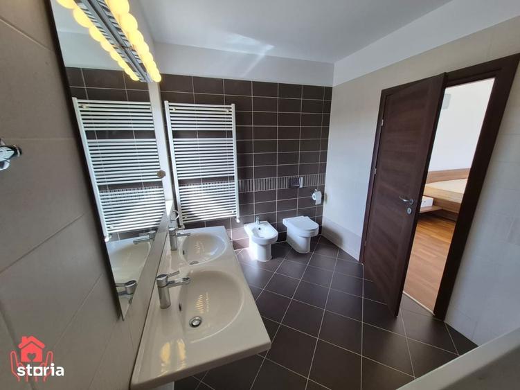 Apartament cu 4 camere decomandat în Est