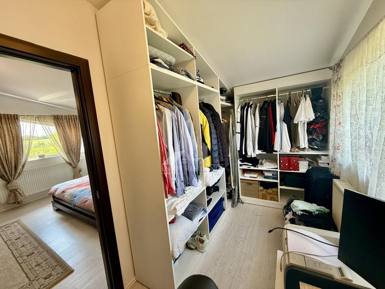 Casă individuală cu 5 camere cu Teren 427 Mp în Domnești