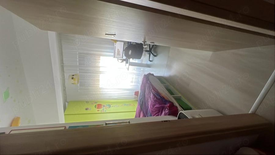 Apartament cu 3 camere decomandat în Alexandriei