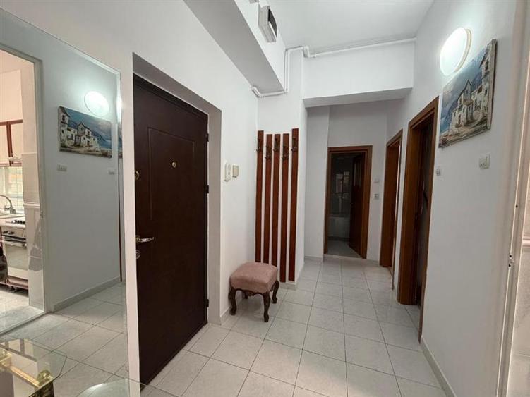 Apartament cu 2 camere decomandat, mobilat în Centrul Civic