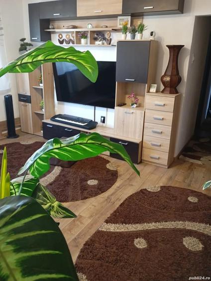Apartament cu 4 camere semidecomandat în Titulescu
