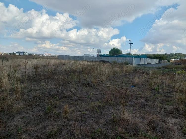 Teren de 1300 mp, în Sud