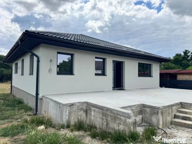 Casă cu 3 camere cu Teren 1200 Mp în Tăuții-Măgherăuș