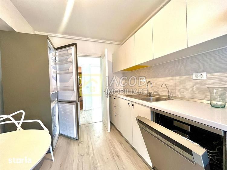 Apartament cu 3 camere semidecomandat în Mioriței