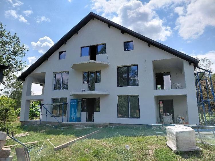 Casă cu 2 camere cu Teren 1300 Mp în Cheia
