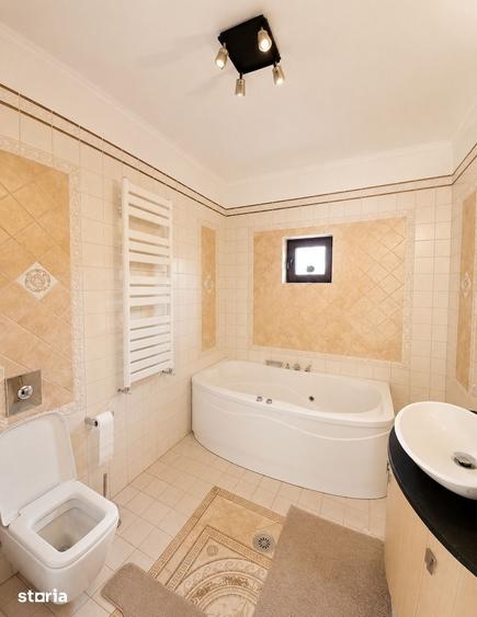 Casă cu 6 camere cu Teren 311 Mp în Giurgiului