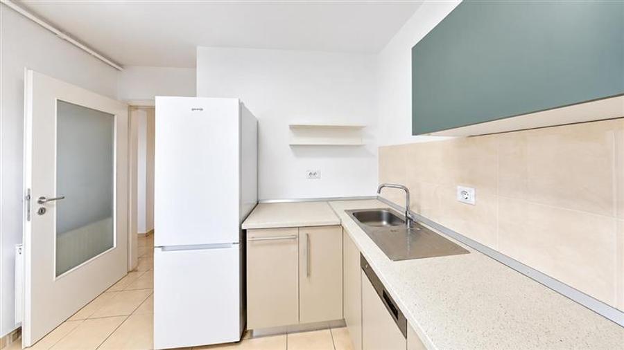 Apartament cu 3 camere decomandat, mobilat în Avantgarden