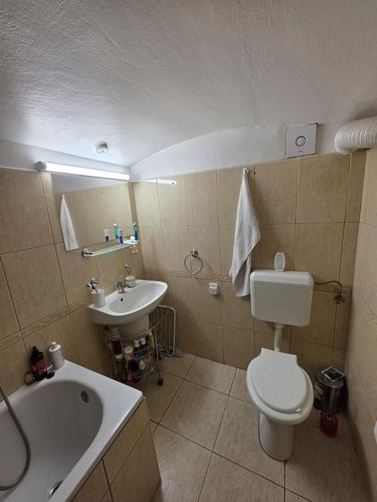 Apartament cu 2 camere semidecomandat, mobilat în P-ța Maria