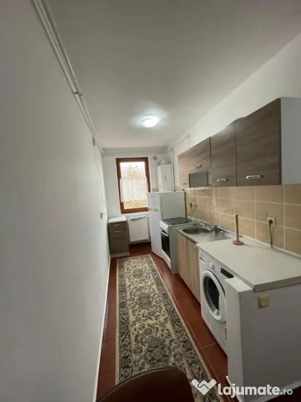 Garsonieră decomandată în Central