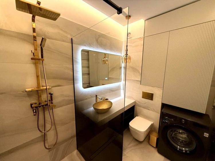 Apartament cu 3 camere decomandat, mobilat în Nicolina
