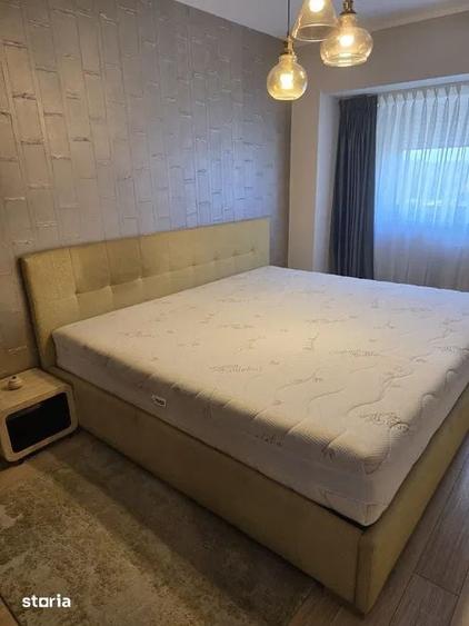Apartament cu 4 camere decomandat în Victoriei