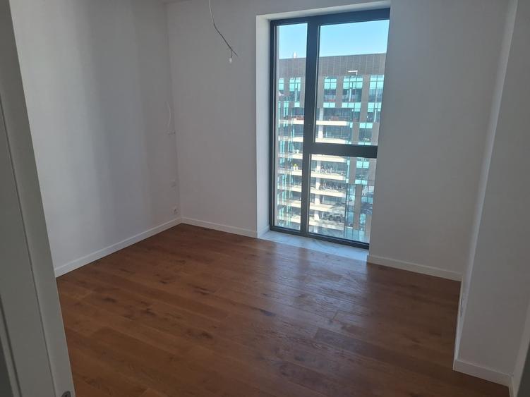 Apartament cu 3 camere semidecomandat în Cotroceni