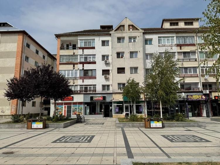 Spațiu comercial, de 60 mp, în Central