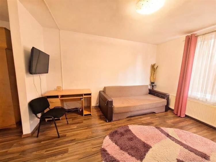 Apartament cu 2 camere nedecomandat în Mărăști