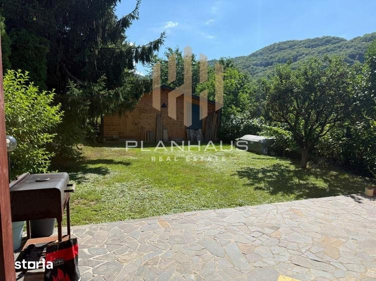 Casă cu 4 camere cu Teren 795 Mp în Ferneziu