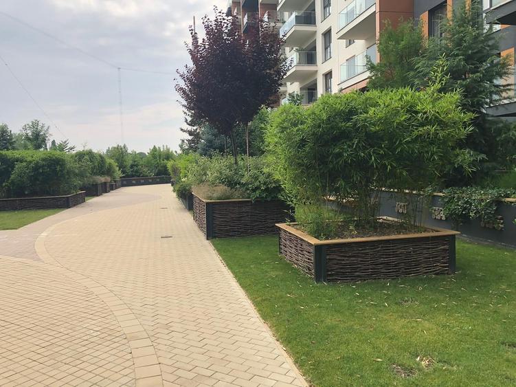 Apartament cu 2 camere semidecomandat în P-ta Presei Libere