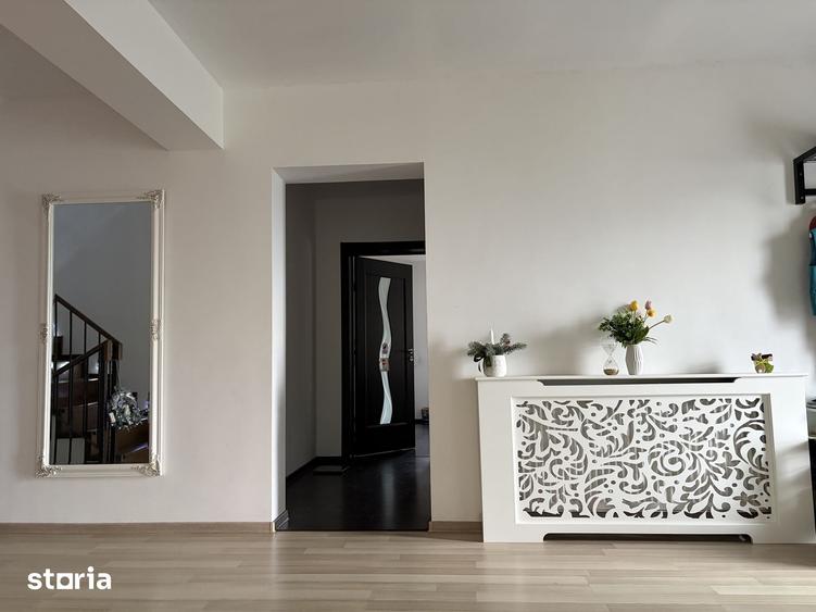 Casă cu 5 camere cu Teren 503 Mp în Șerbănești