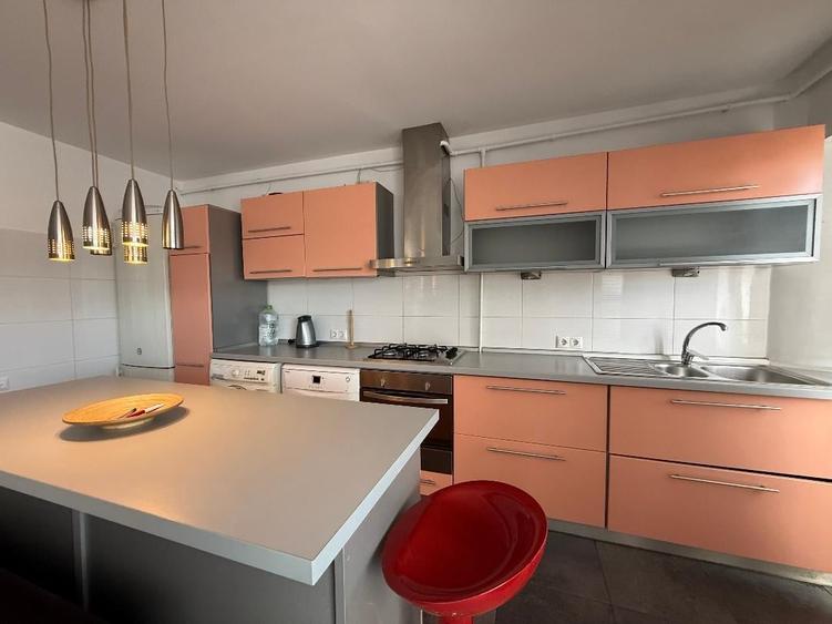 De inchiriat Apartament 3 camere cu scara interioara, zona Centru. - 4