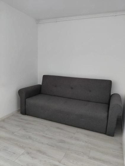 Garsonieră decomandată în Titan