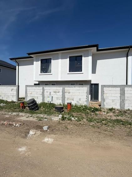 Duplex cu 4 camere cu Canalizare în Bragadiru