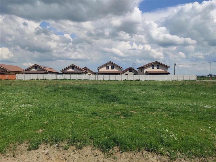 Teren Construcții intravilan de 800 mp, în Sântandrei