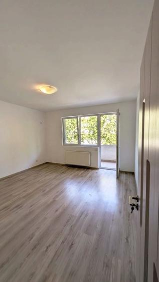 Apartament cu 2 camere decomandat în Titan