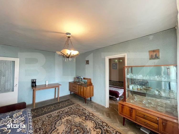 Apartament cu 2 camere semidecomandat în Craiovița Nouă