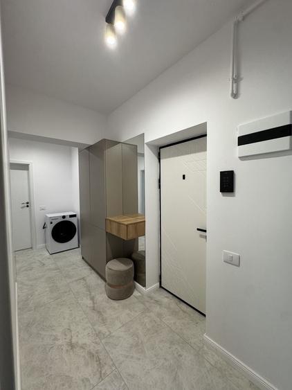 Apartament cu 2 camere decomandat în Apărătorii Patriei